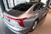 Hongqi H5 Deluxe 2.0T DSG