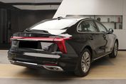 Hongqi H5 Deluxe 2.0T DSG