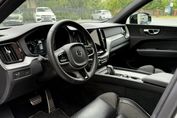 Volvo XC60 B5 B AWD R-Design