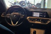 BMW Seria 3 318i Advantage aut