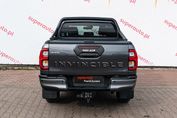 Toyota HiLux Double Cab Invincible 4x4  AT