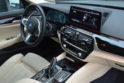 BMW Seria 5 530e sport-aut