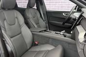 Volvo XC60 T8 Plug-In Hybrid AWD Ultra Dark