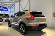Volvo XC40 B4 Plus Dark