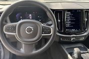 Volvo XC60 B5 B AWD Momentum Pro