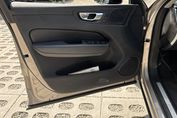 Volvo XC60 B5 B AWD Plus Dark