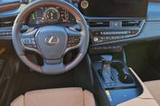Lexus ES 300h Omotenashi