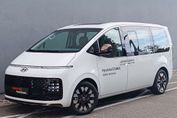 Hyundai Staria Kombi Luxury HEV AT