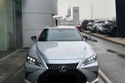 Lexus ES 300h Omotenashi