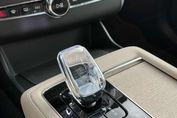 Volvo XC90 T8 AWD Plug-In Hybrid Ultra Dark