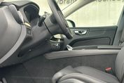 Volvo XC60 B5 B AWD Plus Dark