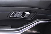 BMW Seria 3 330i xDrive M Sport