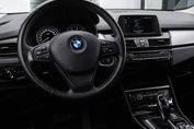 BMW Seria 2 218d Advantage aut