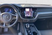 Volvo XC60 B5 B AWD Plus Dark aut