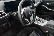 BMW Seria 3 330i xDrive M Sport