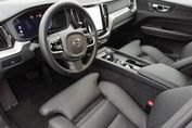 Volvo XC60 B5 B AWD Plus Dark