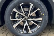 Toyota C-HR Style 2.0 Hybrid Dynamic Force Plug-in