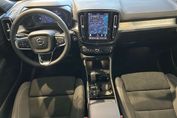 Volvo XC40 B3 Plus Dark