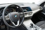 BMW Seria 3 318i Advantage aut