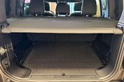 Land Rover Defender 110 3.0 D250 X-Dynamic SE