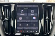 Volvo XC60 B5 B AWD Plus Dark aut