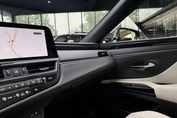 Lexus ES 300h Business Edition