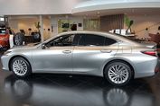 Lexus ES 300h Omotenashi
