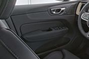 Volvo XC60 B5 B AWD Plus Dark aut