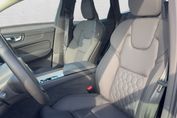 Volvo XC60 B5 B AWD Plus Dark aut