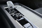 Volvo XC60 T6 Plug-In Hybrid AWD Plus Dark aut