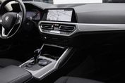 BMW Seria 3 318i Advantage aut