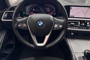 BMW Seria 3 318i Advantage aut