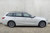 BMW Seria 3 318i aut