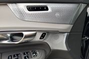 Volvo XC90 T8 AWD Plug-In Hybrid Ultra Black Edition 7os