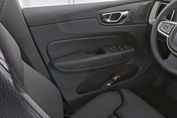 Volvo XC60 B5 B AWD Ultra Dark