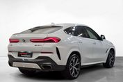 BMW X6 M50i
