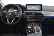 BMW Seria 5 520d xDrive Luxury Line aut