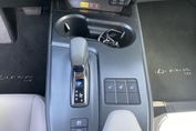 Lexus UX 300h F Sport Design
