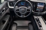 Volvo XC60 B5 B AWD Plus Dark