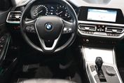 BMW Seria 3 330i Luxury Line aut