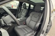 Volvo XC60 T6 Plug-In Hybrid AWD Plus Dark aut