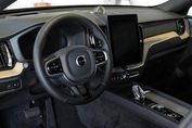 Volvo XC60 B5 AWD Ultra Dark