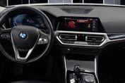 BMW Seria 3 318i Advantage
