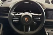 Porsche Macan 4