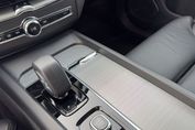 Volvo XC60 B5 B AWD Plus Dark aut