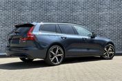 Volvo V60 T6 AWD Plug-In Hybrid Ultra Dark