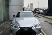 Lexus ES 300h Omotenashi