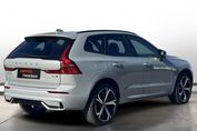 Volvo XC60 B5 B AWD Ultra Dark
