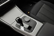 BMW Seria 3 318i aut