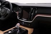 Volvo V60 T6 AWD Plug-In Hybrid Plus Dark
